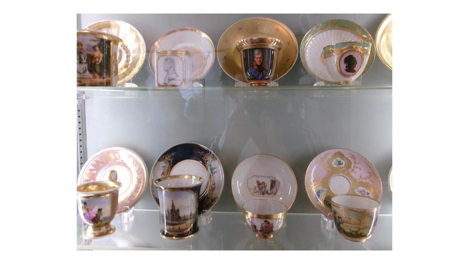 Porcelain in the Russian collection at the Hillwood Museum in Washington, DC. Reflected in the glass is Russian minor Sloan Shackelford, ’28.